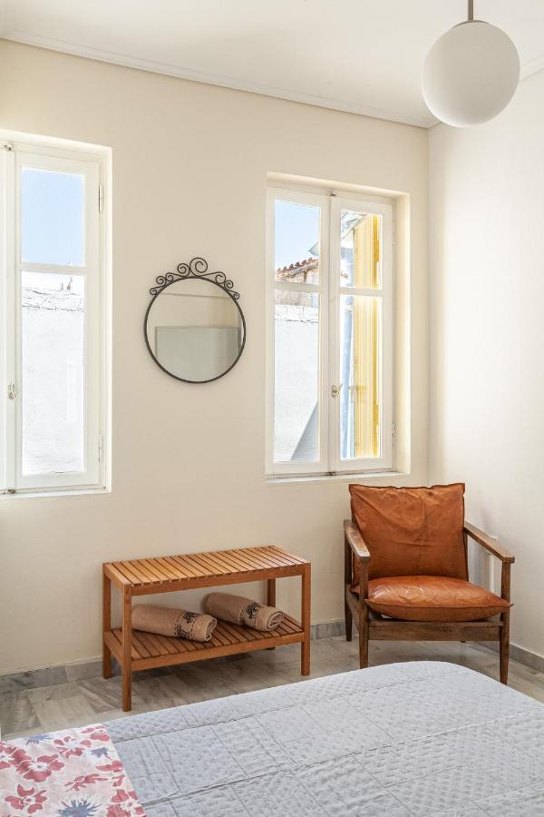 Apartment Sunny On The 2nd Floor In Bohemian Psiri In Athens' Historic Center-in Vivo