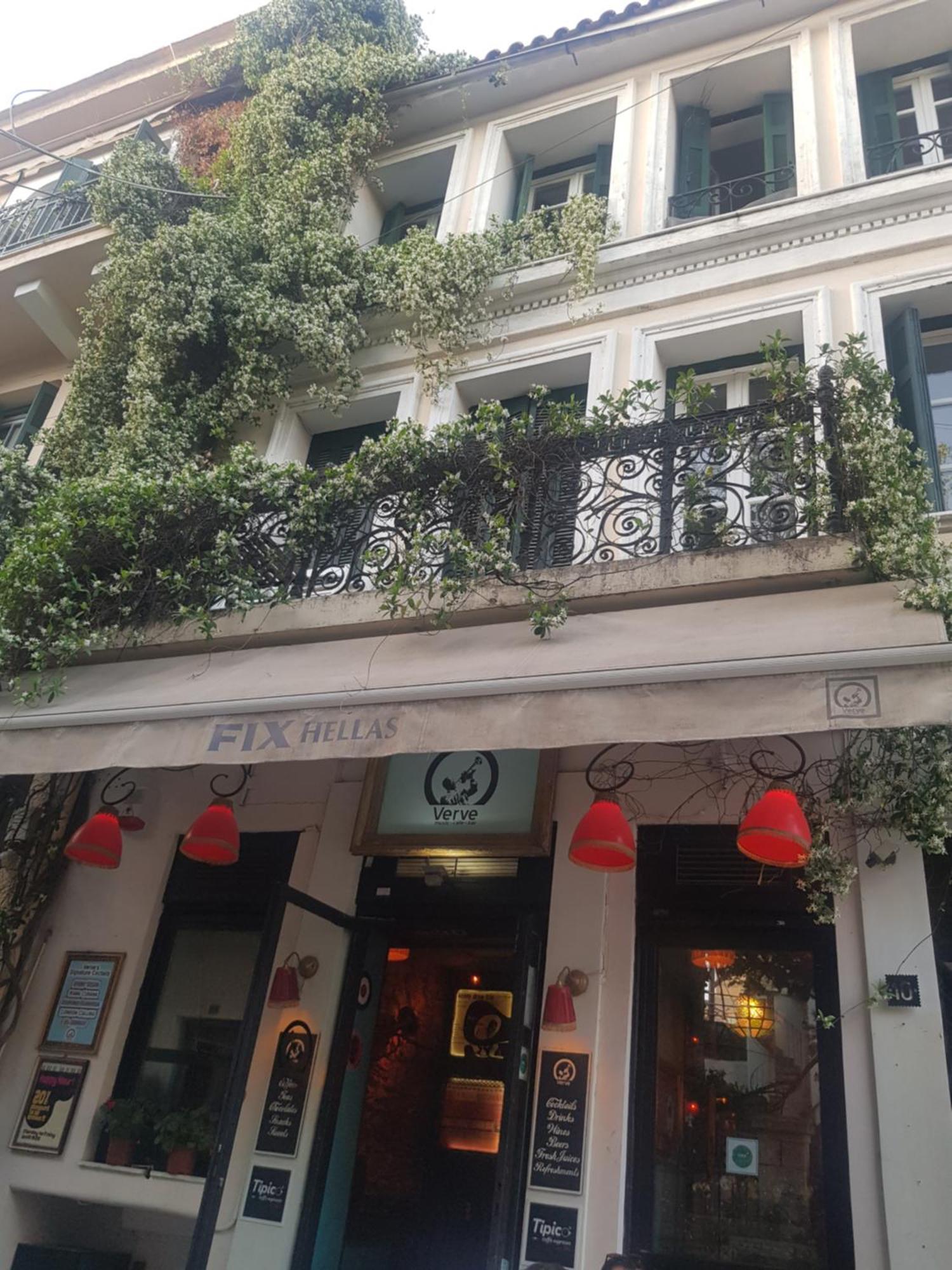 Sunny On The 2nd Floor In Bohemian Psiri In Athens' Historic Center-in Vivo