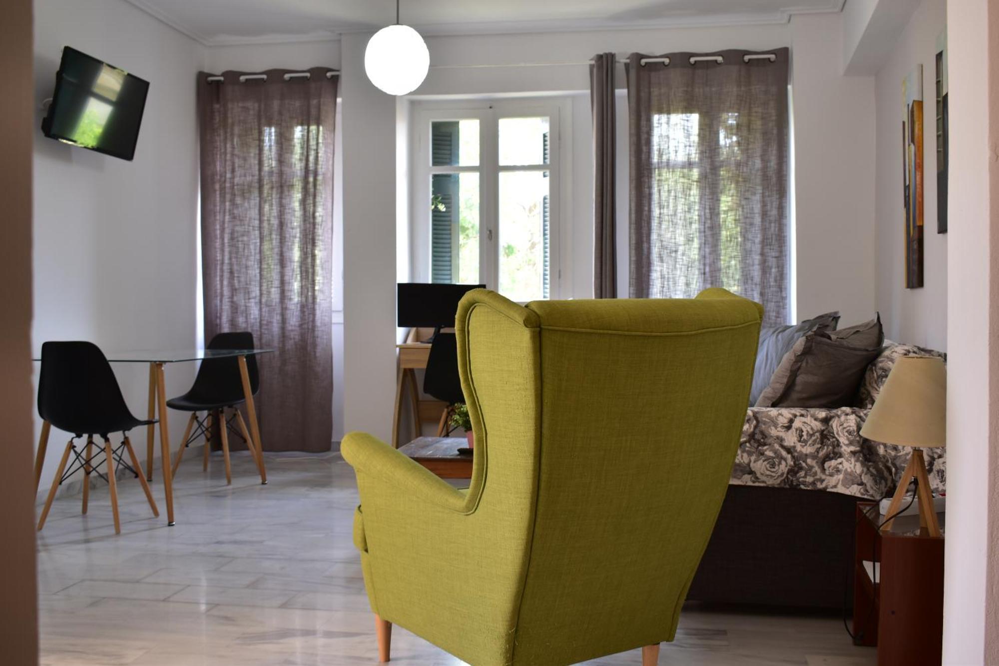 Apartment Sunny On The 2nd Floor In Bohemian Psiri In Athens' Historic Center-in Vivo