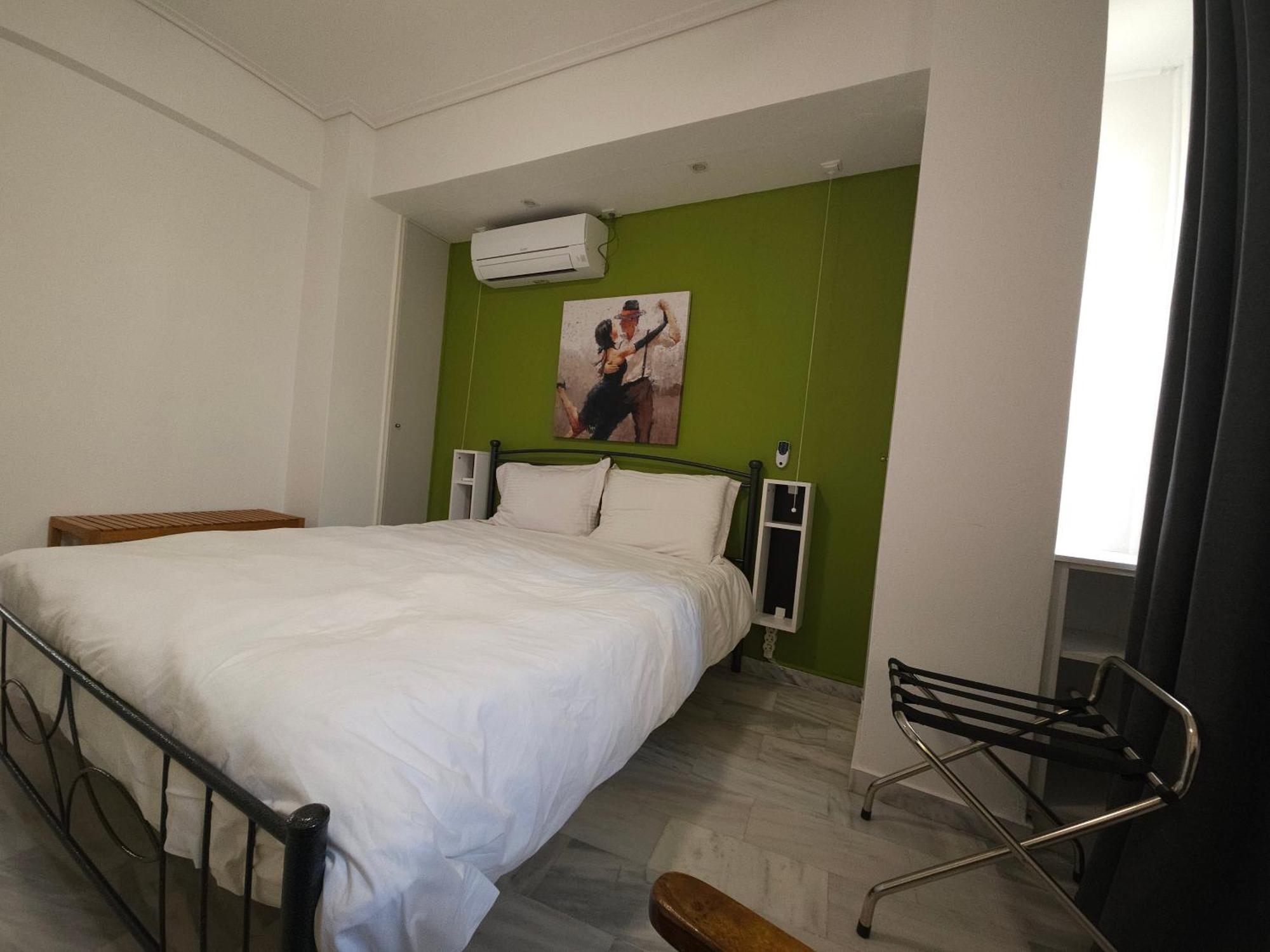 Apartment Sunny On The 2nd Floor In Bohemian Psiri In Athens' Historic Center-in Vivo